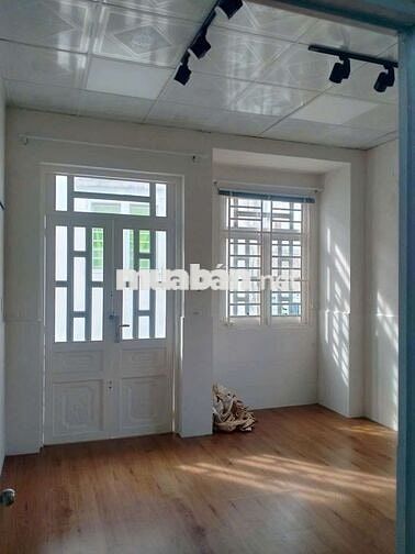 Nhà ngay ngã 5 Vĩnh Lộc Nguyễn Thị Tú DT 4 x 10 trệt lầu giá 1 tỷ 460