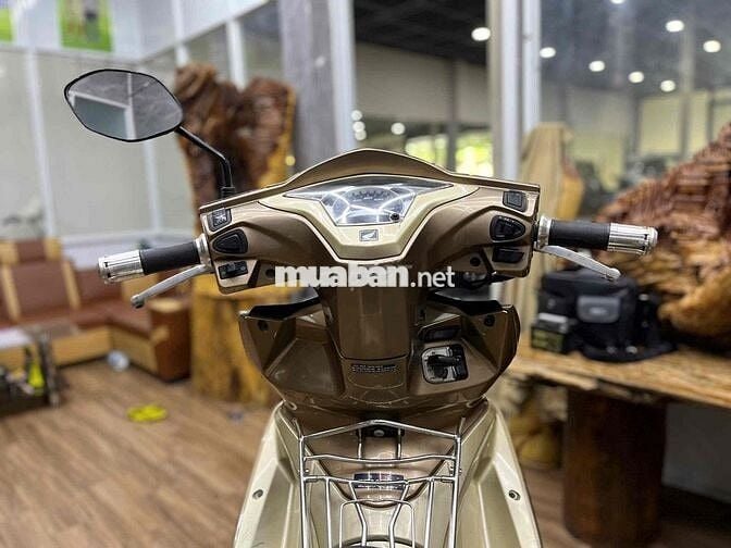 Honda Airblade biển số SG dàn áo liền lạc, máy êm
