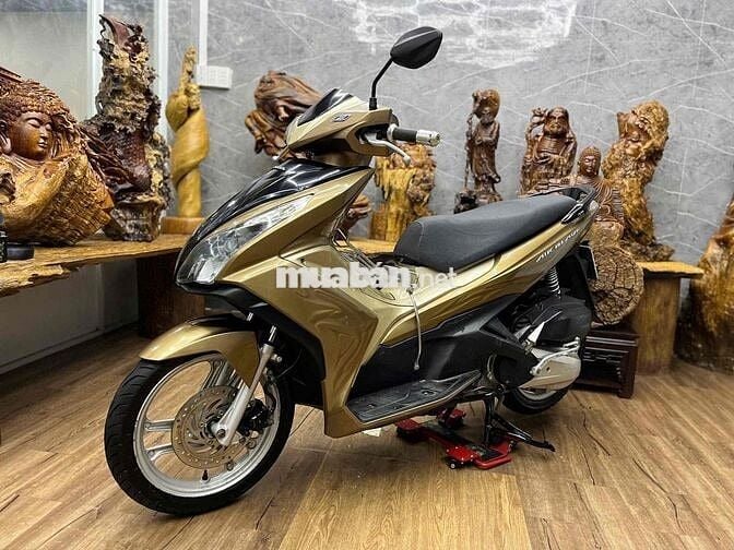 Honda Airblade biển số SG dàn áo liền lạc, máy êm