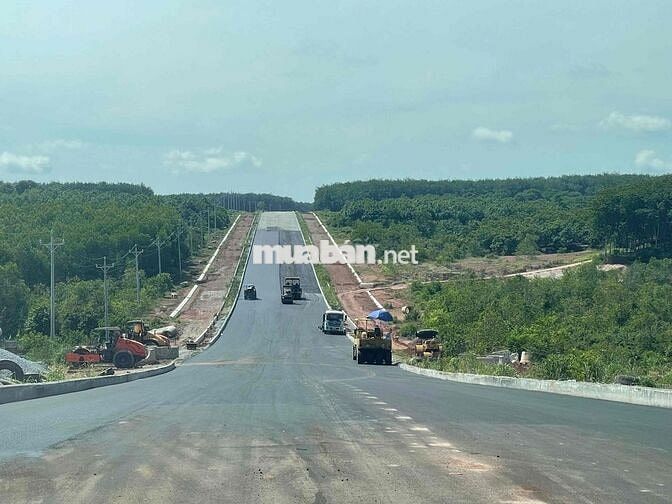 Đường bê tông cách tuyến 4 30m, 350m2, gần KCN Becamex, gần nhà máy