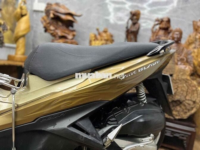 Honda Airblade biển số SG dàn áo liền lạc, máy êm