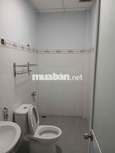 Nhà cho thuê giá 8 triệu 165m 1tret 1 lầu 3phong