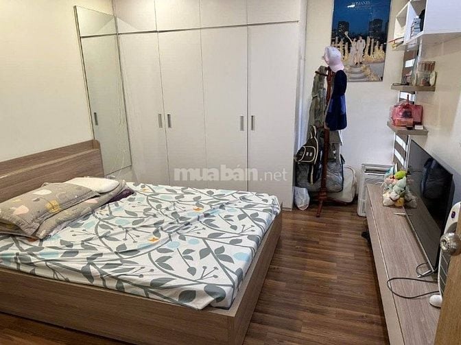 Bán chung cư Nguyễn Chí Thanh 105m2, 3 phòng ngủ, tầng thấp, full đồ