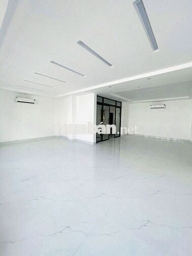 CỰC HOT ! Tòa nhà 6 tầng ngang 9m, hầm + thang máy, DTSD 600m², 42tr