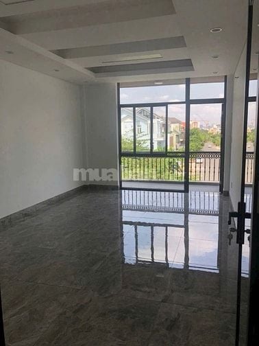 Bán nhà Mặt phố Bùi Tá Hán, P. An Phú, TP HCM (Quận 2 cũ). DT: 4*20