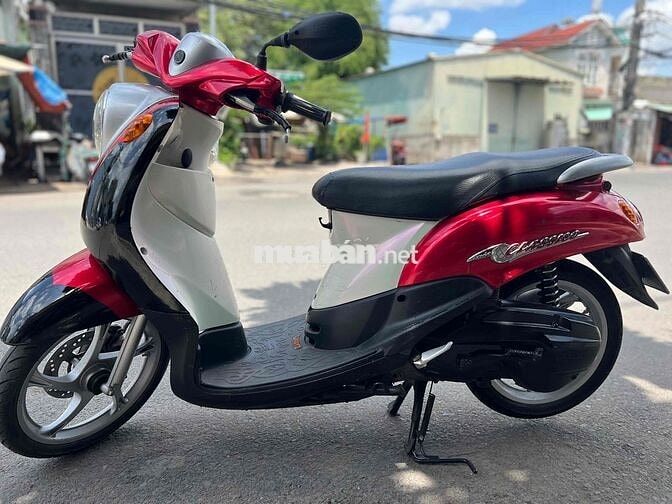 Yamaha Classico Đỏ, Trắng, Đen