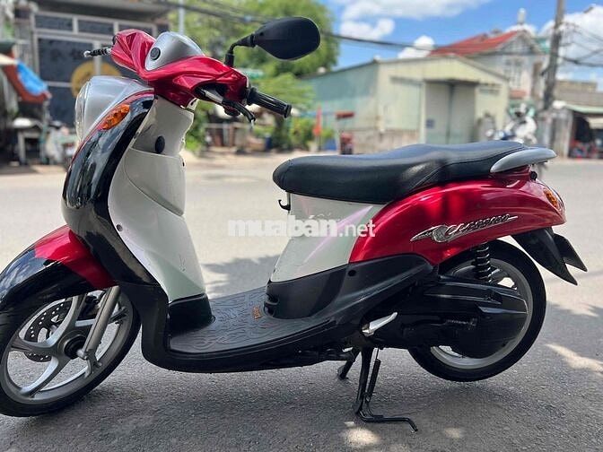Yamaha Classico Đỏ, Trắng, Đen