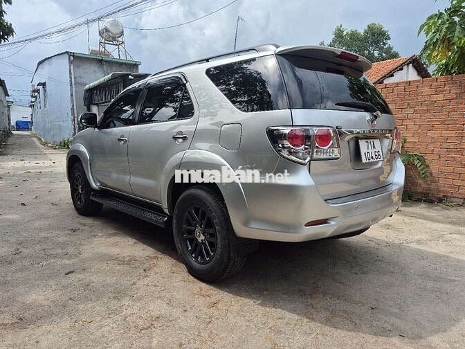 Toyota Fortuner 2013 Số tự động Bạc. xe bao zin