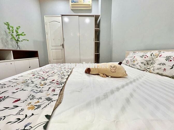 CHO THUÊ NGUYÊN TẦNG 2 BAN CÔNG TRƯỚC SAU - TÁCH BẾP - FULL NT - 60M2