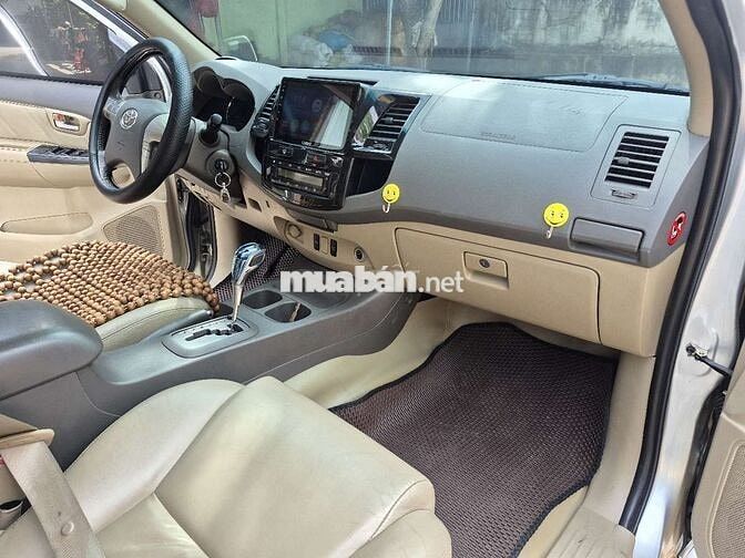 Toyota Fortuner 2013 Số tự động Bạc. xe bao zin