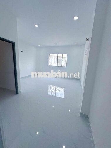 CẦN CHO THUÊ NHÀ NGAY MẶT TIỀN KD XE HOI 2 LẦU ST