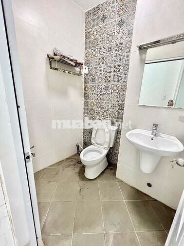 CHO THUÊ NGUYÊN TẦNG 2 BAN CÔNG TRƯỚC SAU - TÁCH BẾP - FULL NT - 60M2