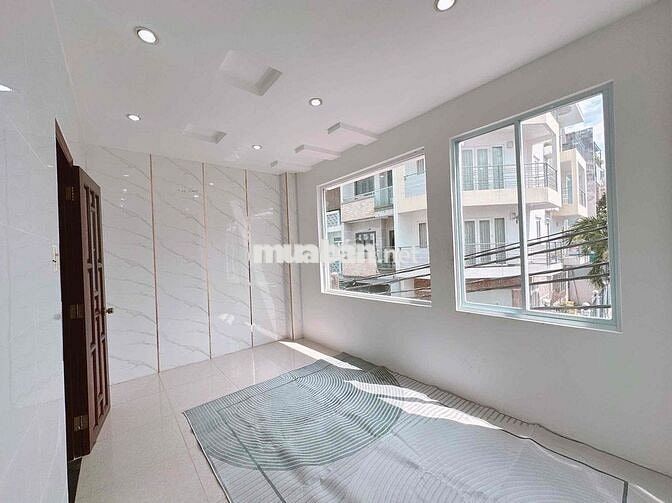 CẦN CHO THUÊ NHÀ NGAY MẶT TIỀN KD XE HOI 2 LẦU ST