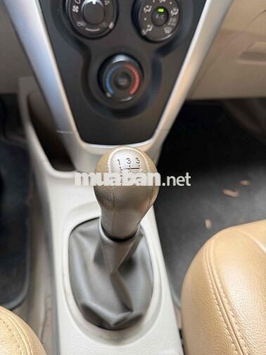Toyota Vios E 2011 Số sàn Bạc 12 vạn