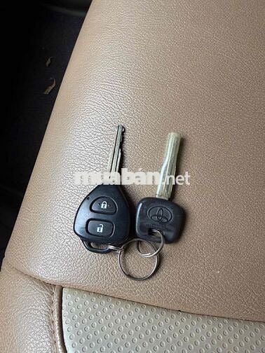 Toyota Vios E 2011 Số sàn Bạc 12 vạn