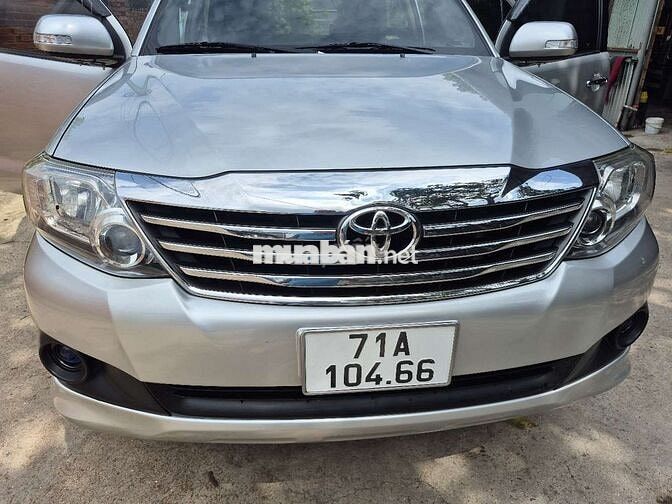 Toyota Fortuner 2013 Số tự động Bạc. xe bao zin
