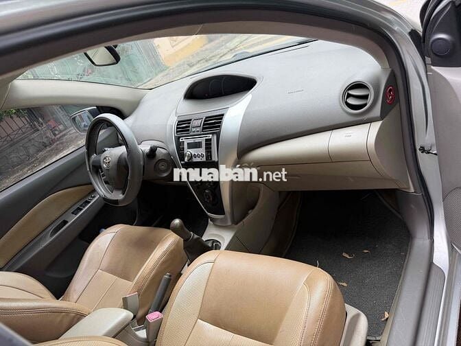 Toyota Vios E 2011 Số sàn Bạc 12 vạn