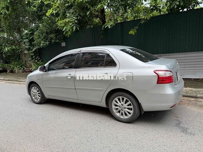Toyota Vios E 2011 Số sàn Bạc 12 vạn