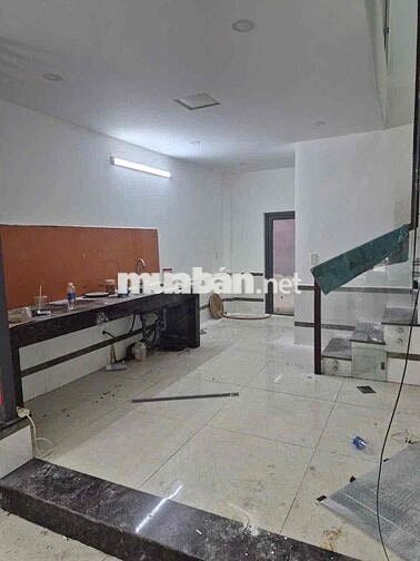 Cho thuê nhà đường Xe tải Nguyễn Hữu Tiến 4x17 TRỆT LẦU 15tr
