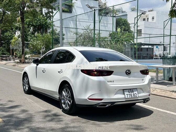 Mazda 3 1.5L Luxury 2025 Trắng 8.000km