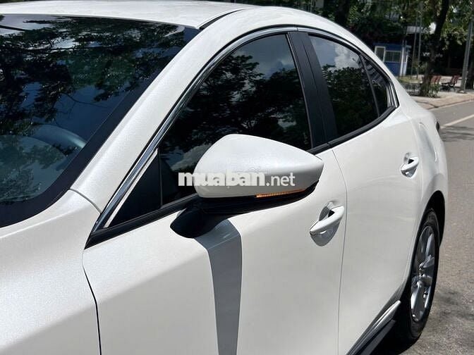 Mazda 3 1.5L Luxury 2025 Trắng 8.000km