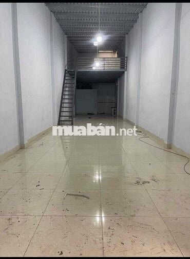 cho thuê nhà trống suốt làm may chứa hàng