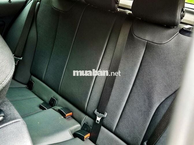 BMW 118i Vin 2018, Đăng ký 2020 chỉ 33.000 Miles