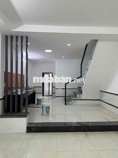 Cho thuê nhà đường Xe tải Nguyễn Hữu Tiến 4x17 TRỆT LẦU 15tr