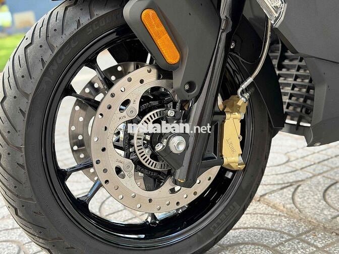 BMW C400GT Triple Black 2024 Đen 372 miles