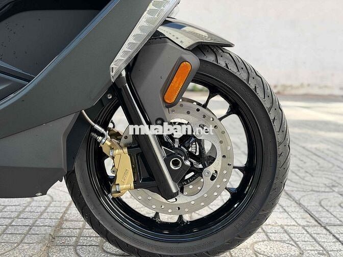 BMW C400GT Triple Black 2024 Đen 372 miles