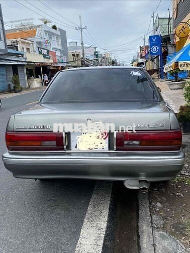 Nissan Bluebird U12 Xám 5 chỗ