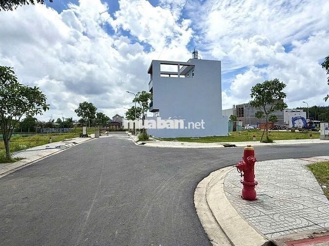 Bán lô đất 100m2 2tỷ4 đường Cây Da gần khu công nghiệp Tân Phú Trung 