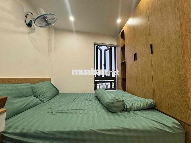Phòng gần các trường đại học đầy đủ nội thất, toà nhà mới