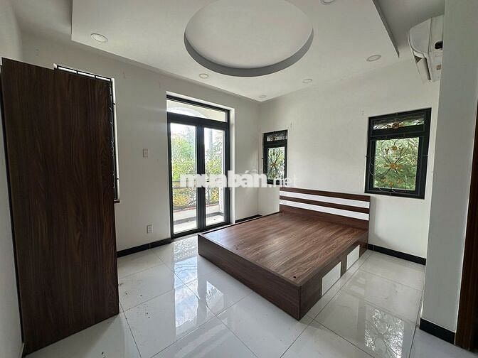 Cho thuê phòng mặt tiền đường khu VIP, có chổ để ôtô vào ban đêm