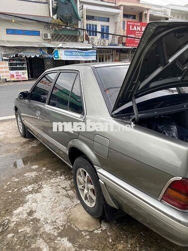 Nissan Bluebird U12 Xám 5 chỗ