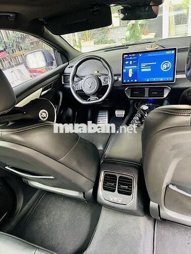 VinFast VF8 Plus Xám 9 vạn