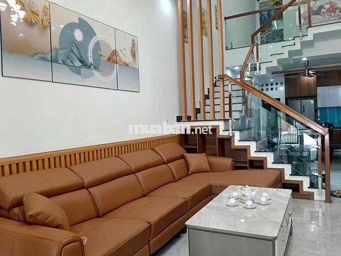 Cho Thuê Nhà 3 Tầng Mặt Tiền Hoà Minh 28- Vị trí đẹp