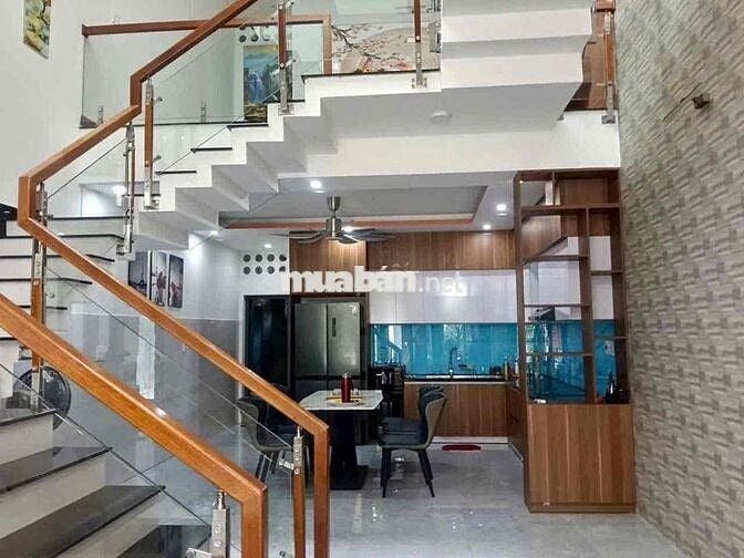 Cho Thuê Nhà 3 Tầng Mặt Tiền Hoà Minh 28- Vị trí đẹp