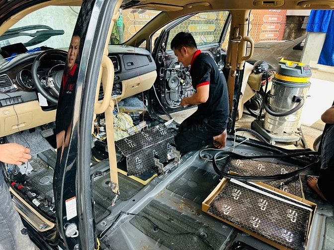 CHÍNH CHỦ CẦN BÁN - KIA SEDONA THÁNG 12 2019 PLATINUM D 2.2