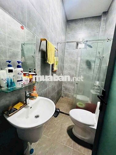 NHÀ 3 PHÒNG NGỦ - HẺM 6M, TRẦN QUANG DIỆU