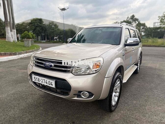 Ford Everest 7 chỗ màu Vàng cát