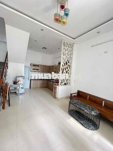 Cho thuê nhà kiệt Phạm Nhữ Tăng gần Hà Huy Tập. Đầy đủ nội thất