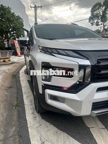 Mitsubishi Xpander Cross 2023 Trắng Ngọc Trai