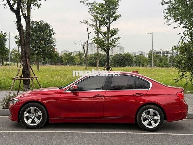 BMW 320i sản xuất và đăng ký 2014