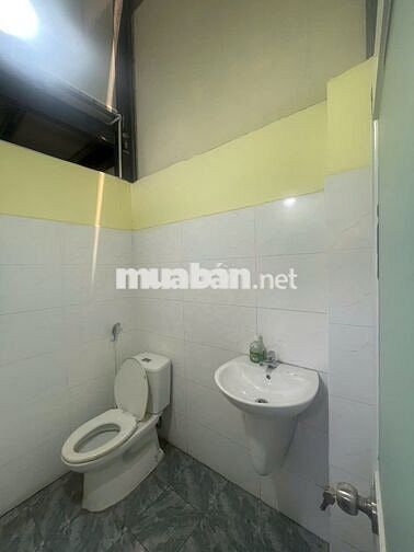 cho thuê kho Đặng Thùy Trâm. DT 120m2. giá 14tr/tháng. hẻm 12m thông 