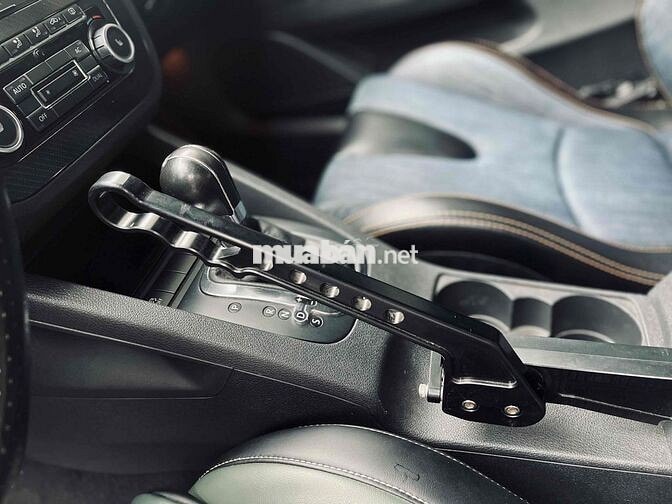 Volkswagen Scirocco 2.0 độ khủng 3 xị cần ra đi