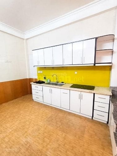 Cho thuê nhà ngõ 146 Trung Kính - 40M x 5 Tầng- Giá chỉ 17 triệu/tháng
