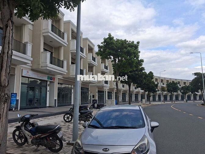 Cho thuê căn shophouse Aqua City vị trí đẹp