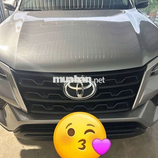 Toyota Fortuner 2022 Số sàn Bạc