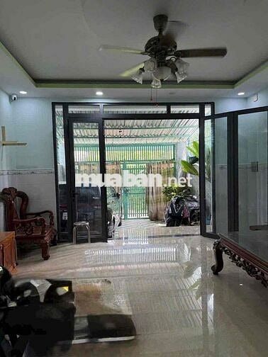 Cho Thuê Nhà DT 5x23m 1Trệt 1Lầu 3Pn 3Wc Sân Ôtô 7 Chổ Đường Thông Tải
